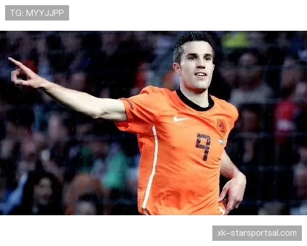 范佩西与伊布战术推动差异下形成多点参与趋势